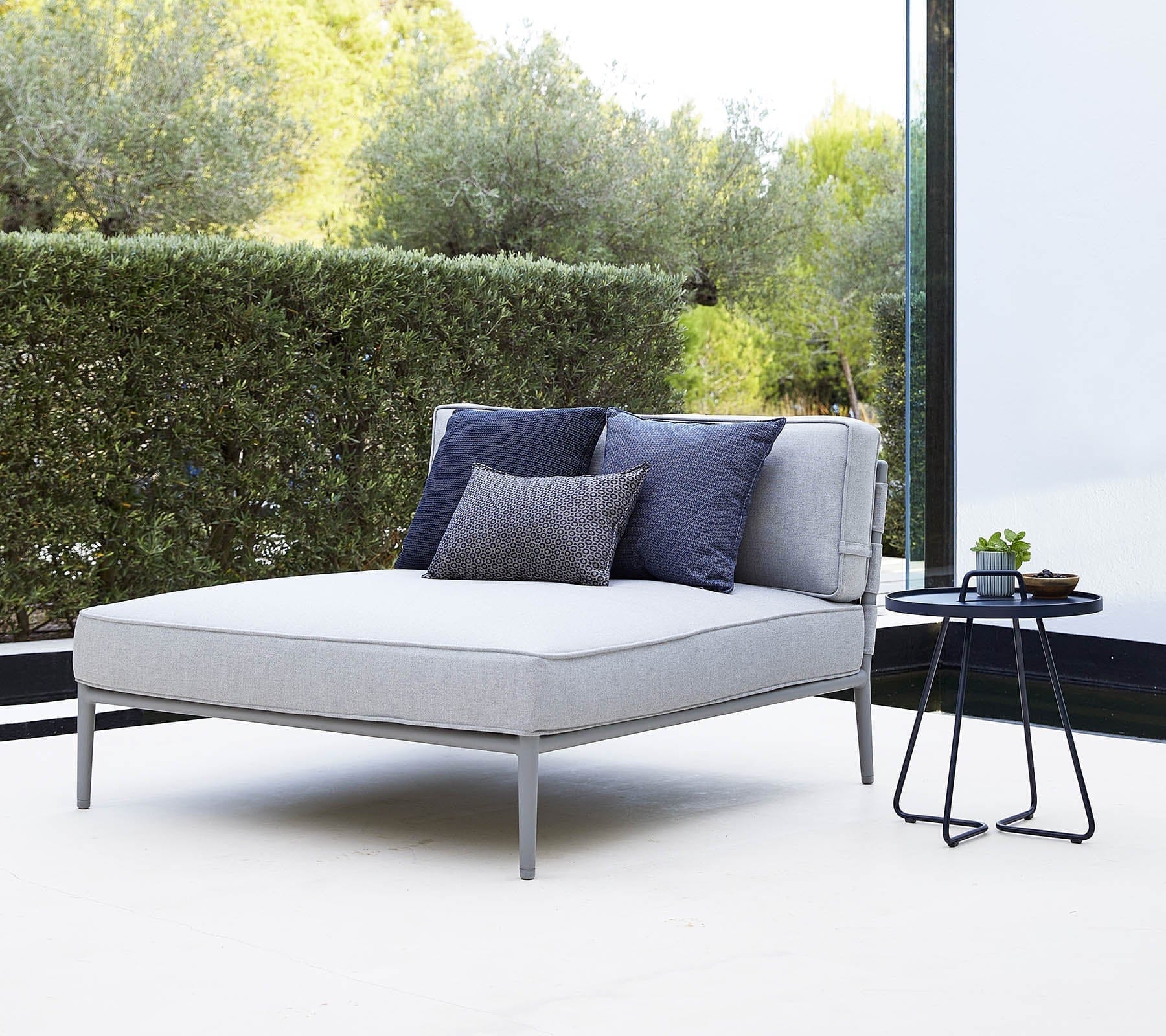 Conic Lounge Sectional Daybed