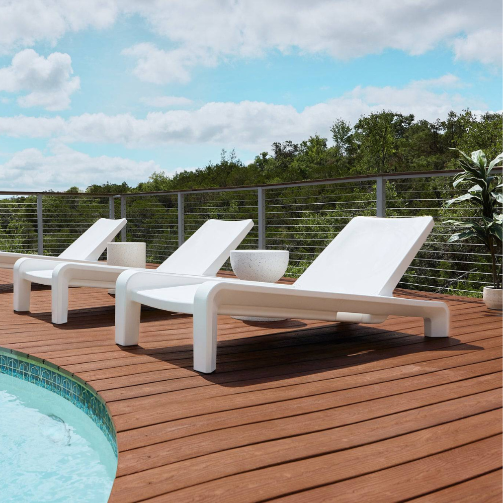 Deck In-Pool Chaise