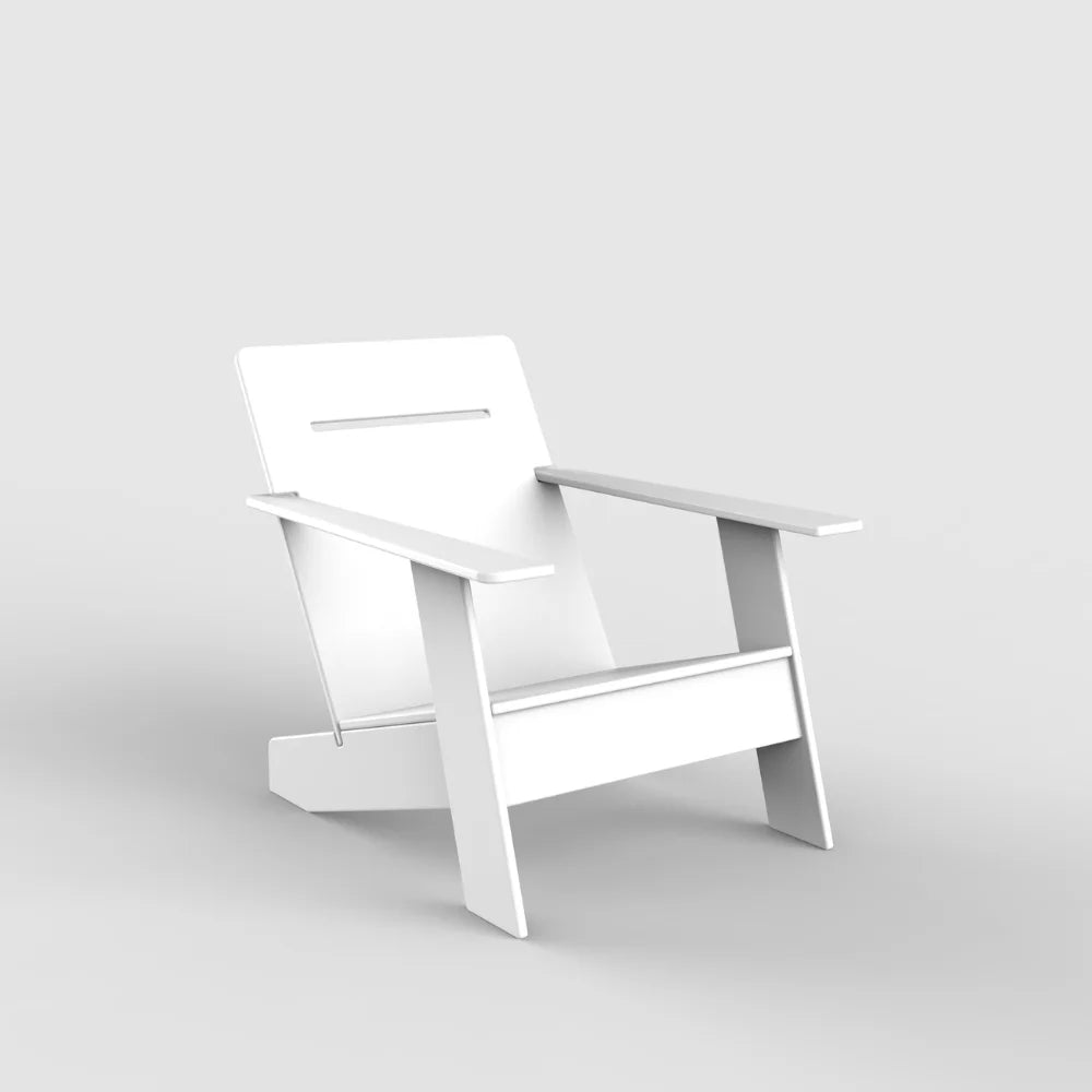 White outdoor lounge chair 