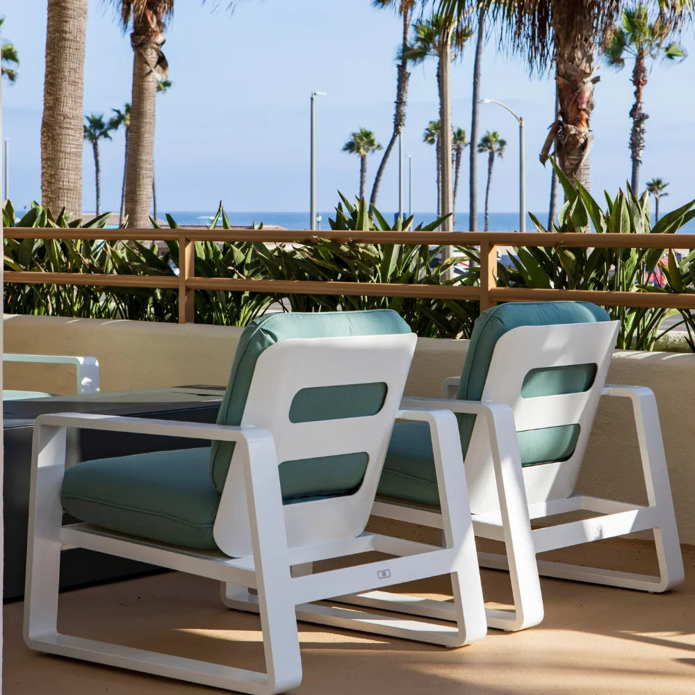 Malibu Aluminum Outdoor Lounge Chair